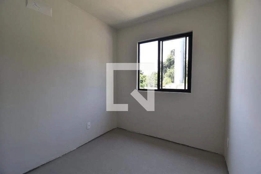 Balcony with a grill in a 2-bedroom apartment, 53 m² — photo 12