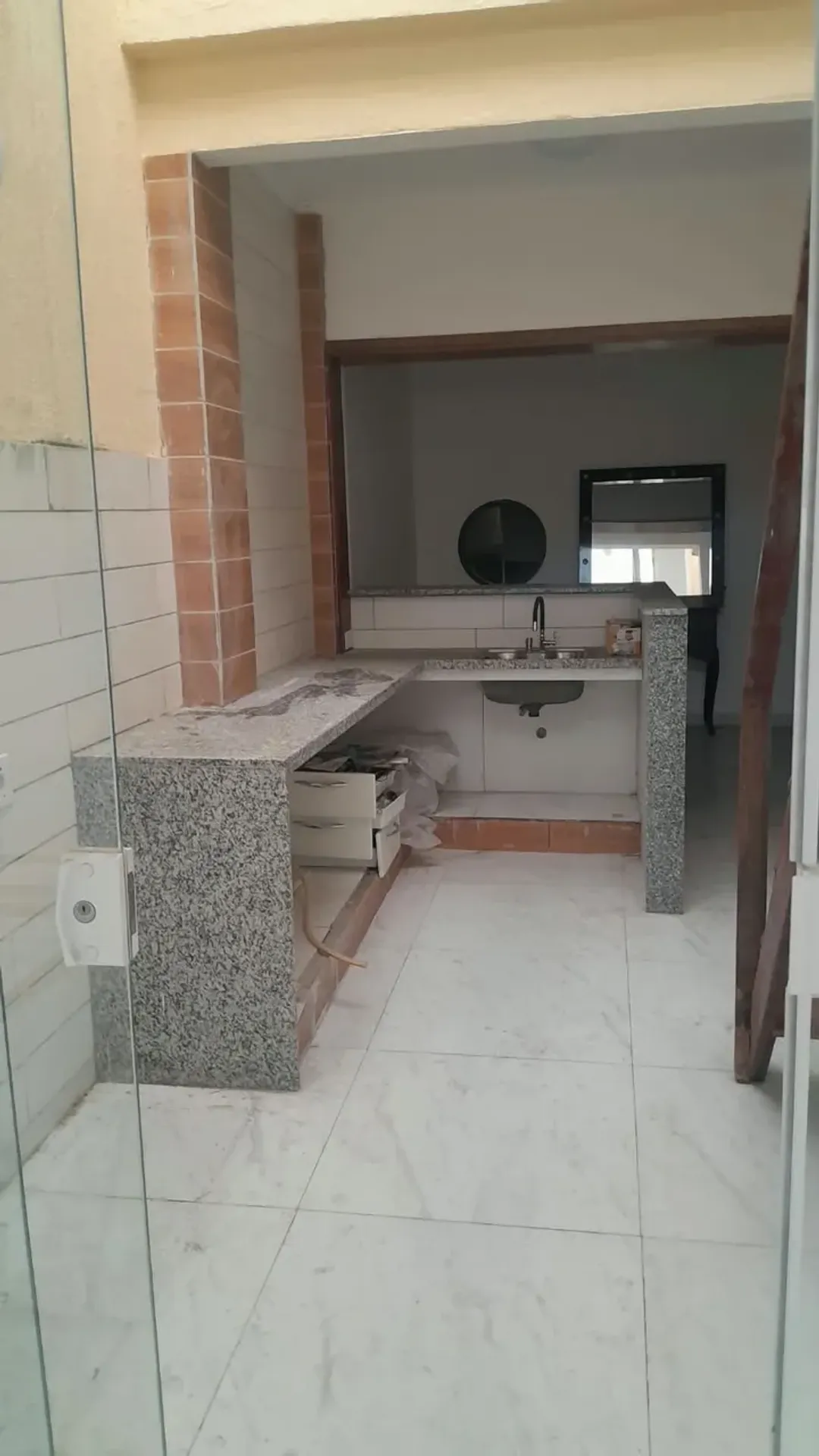 2-bedroom apartment with open-plan kitchen
