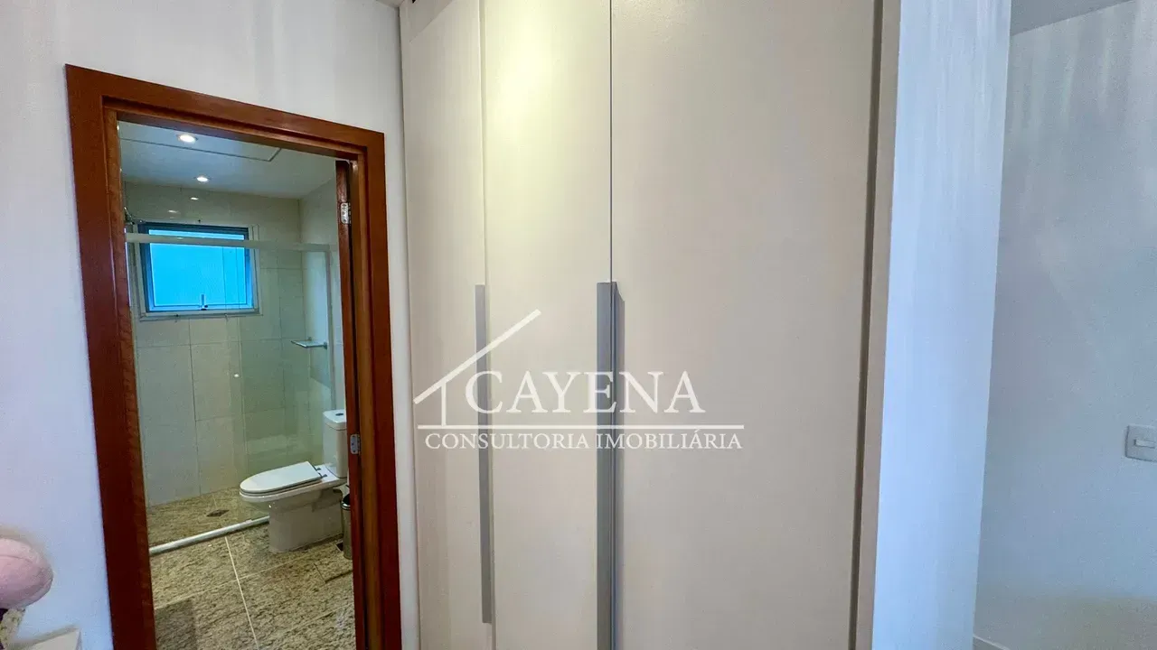 Furnished 4-bedroom apartment with glazed balcony — photo 22