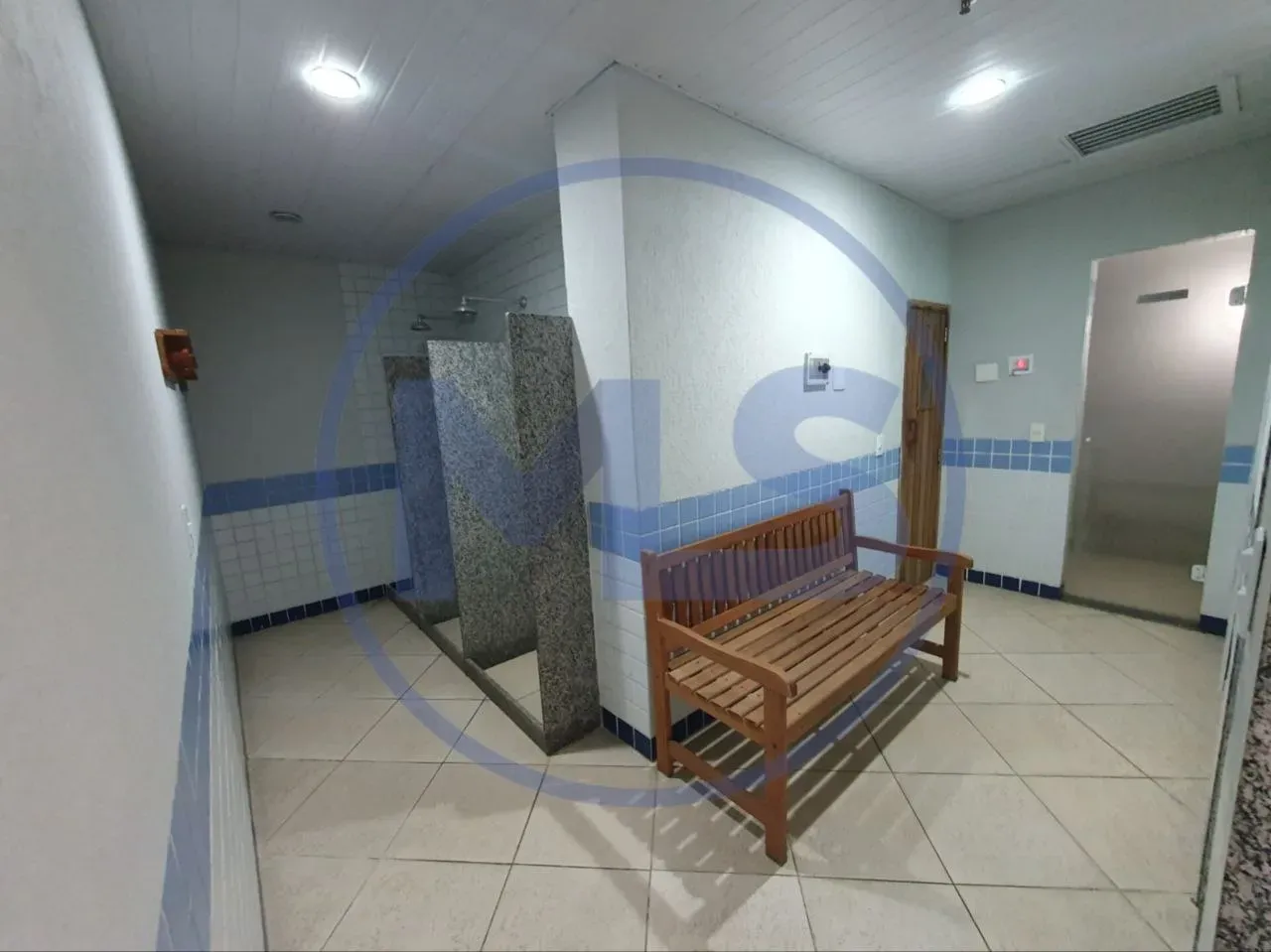 Balcony with a grill in a 3-bedroom apartment, 83 m² — photo 26