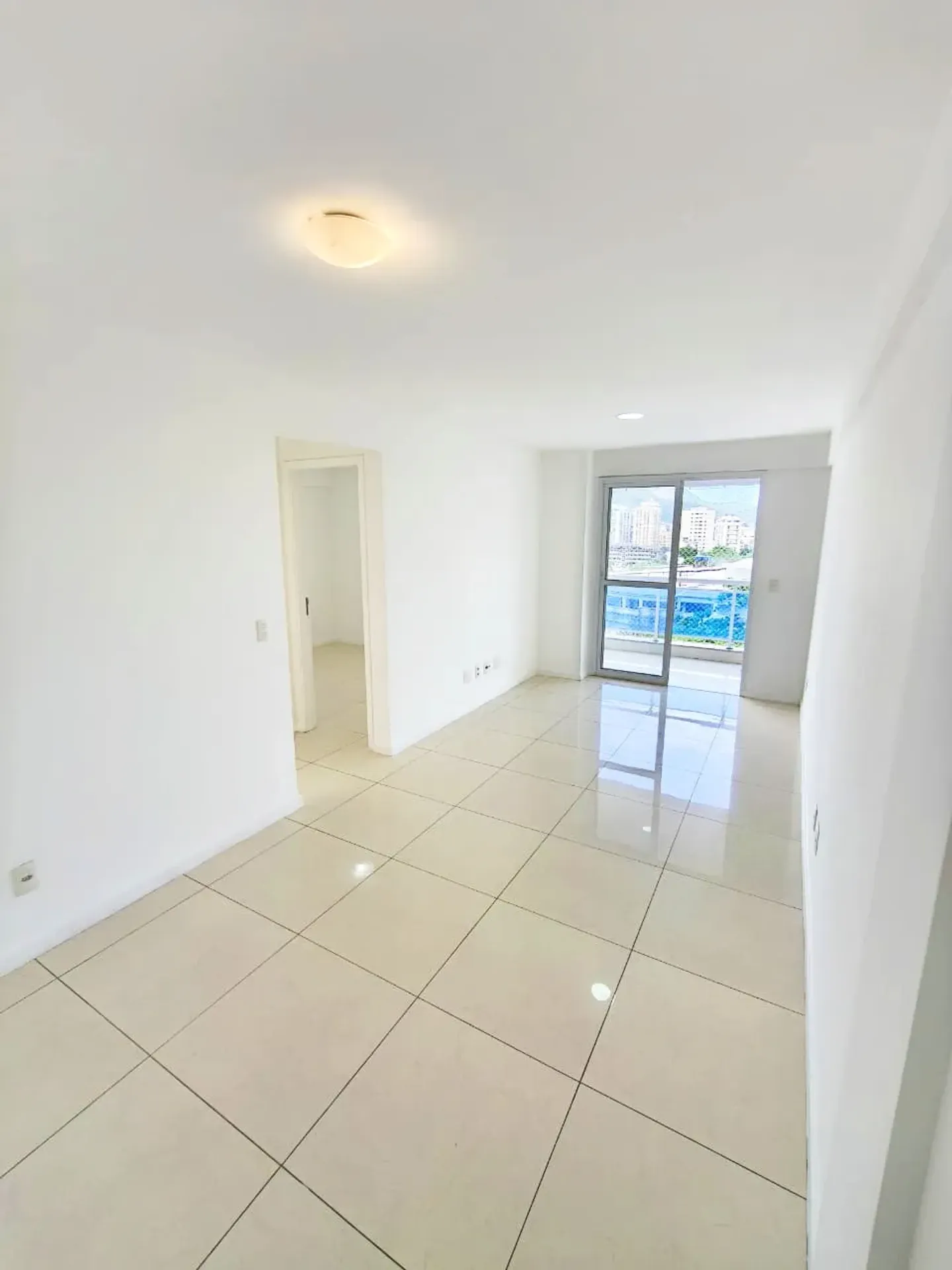 2-bedroom apartment with balcony, closed kitchen — photo 15