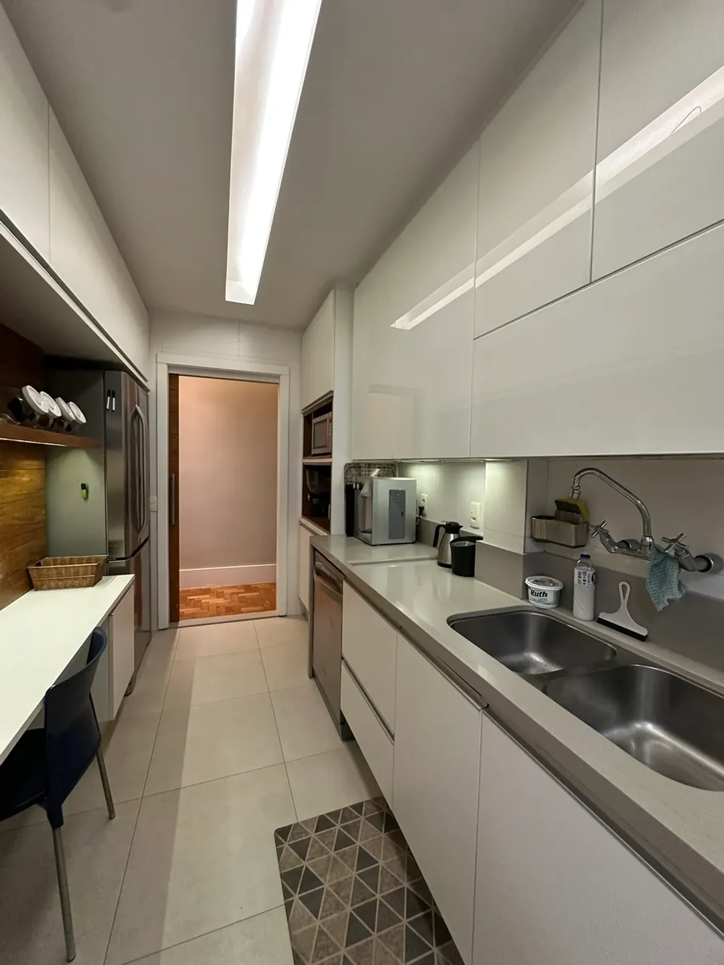 Furnished apartment with 3 bedrooms and 3 bathrooms — photo 13