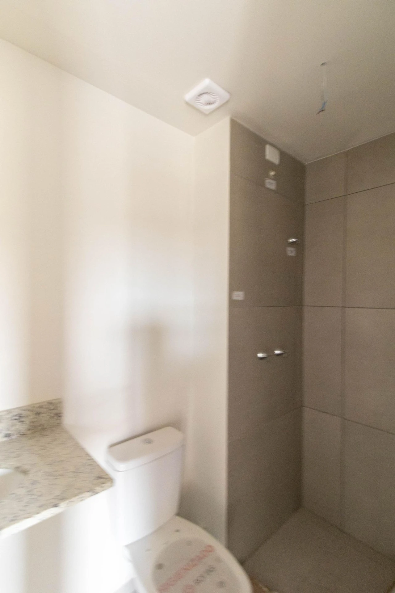 2-bedroom apartment with a grill on the balcony — photo 19