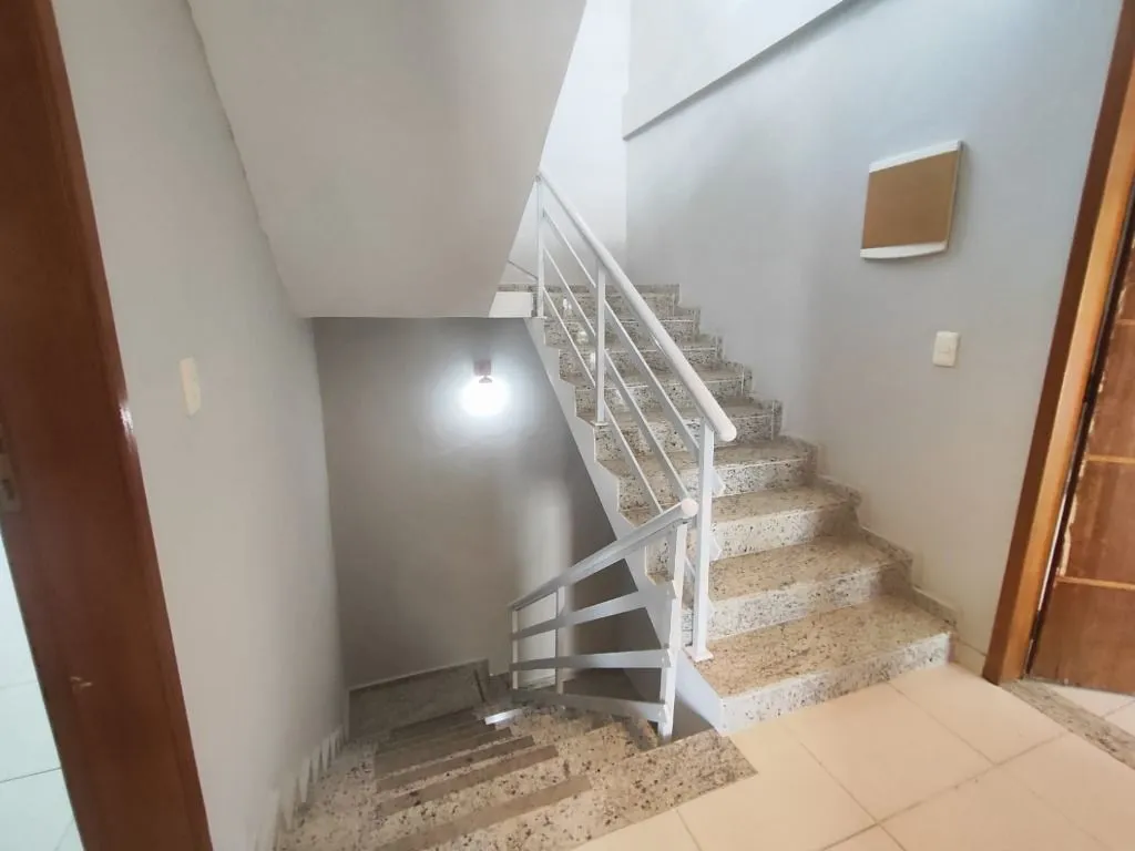 House with 5 bedrooms, 5 bathrooms, 400 m² — photo 10