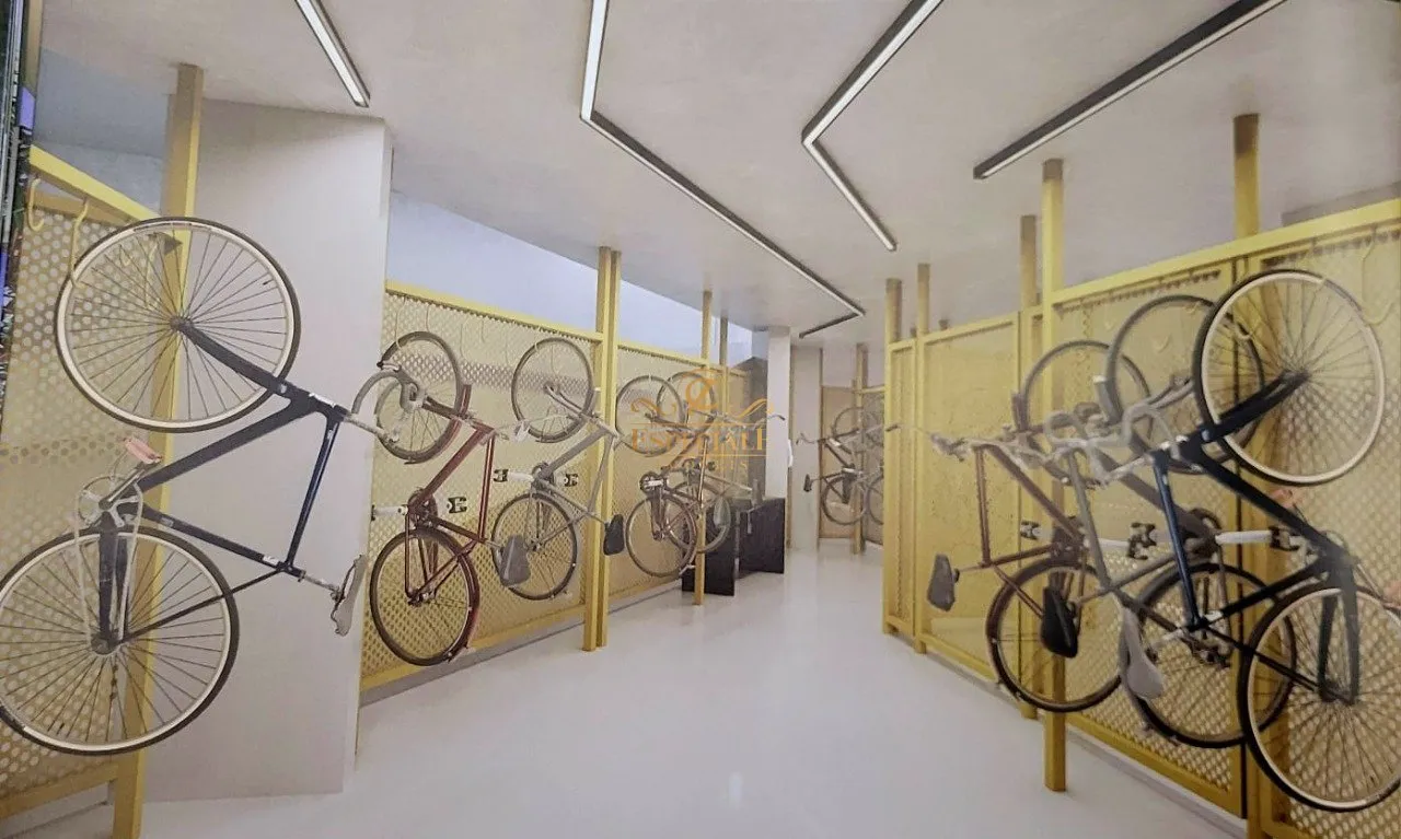 1-bedroom apartment with 35 m² and wood flooring — photo 32