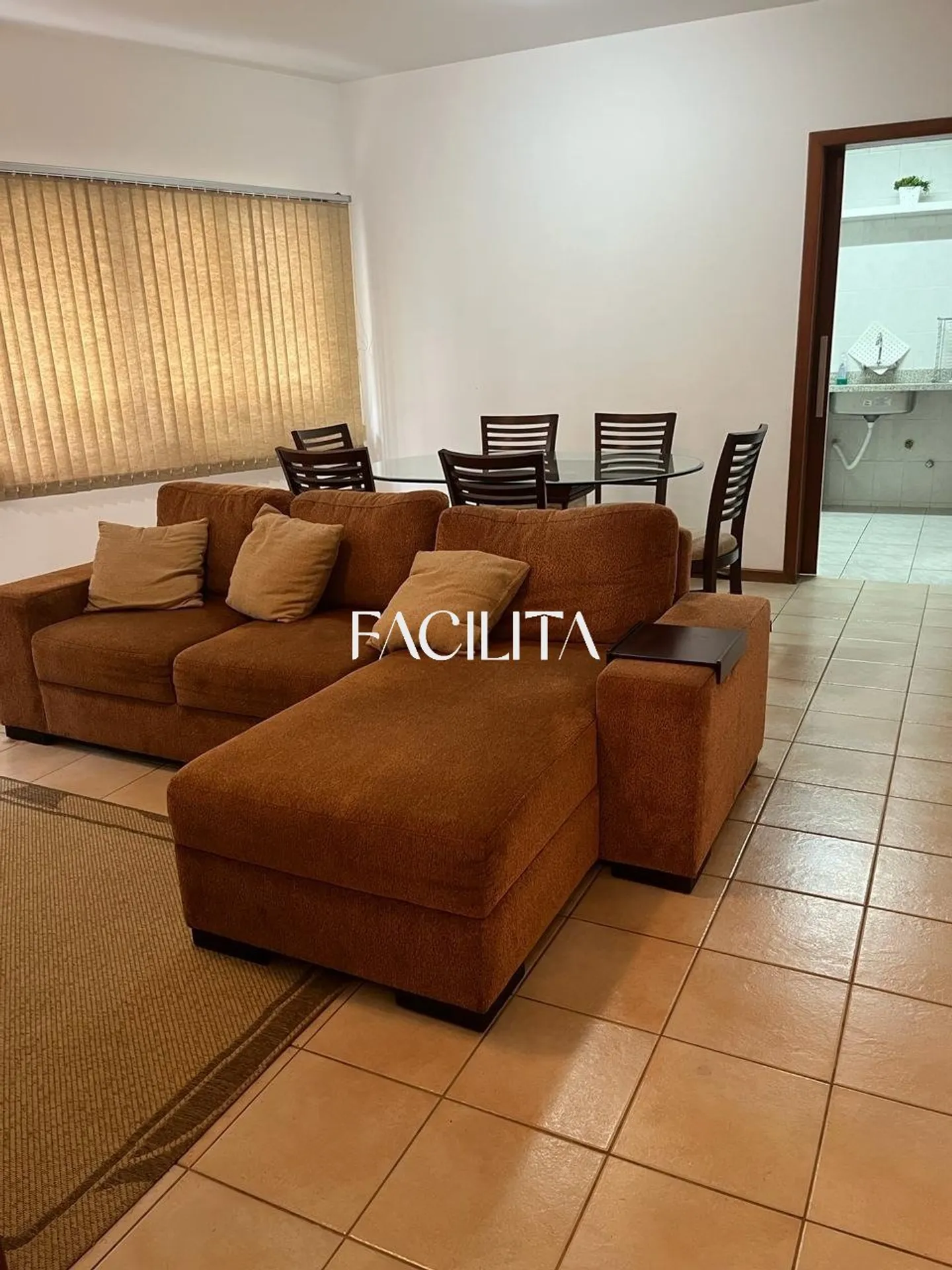 Apartamento amueblado de 102 m² con 3 dormitorios y 1 plaza