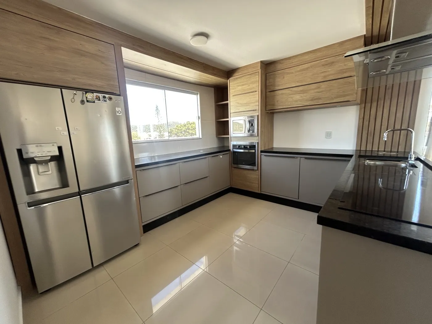 Mountain view in a 3-bedroom apartment, 231 m² — photo 13