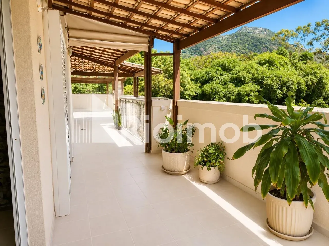 4-bedroom apartment with a mountain view in Rio de Janeiro — photo 11