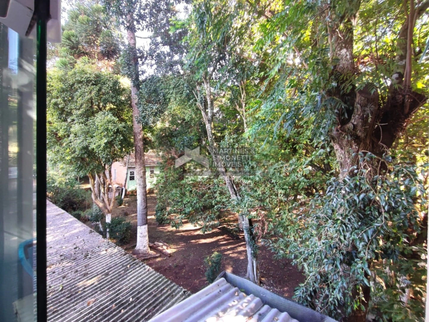 3-bedroom house with a walk-in closet in Curitiba — photo 26