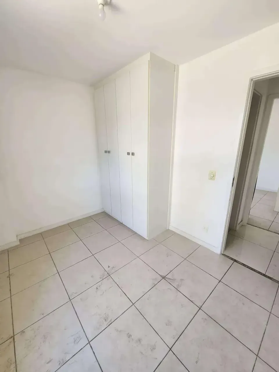 Unfurnished apartment with 2 bedrooms and 2 bathrooms — photo 2