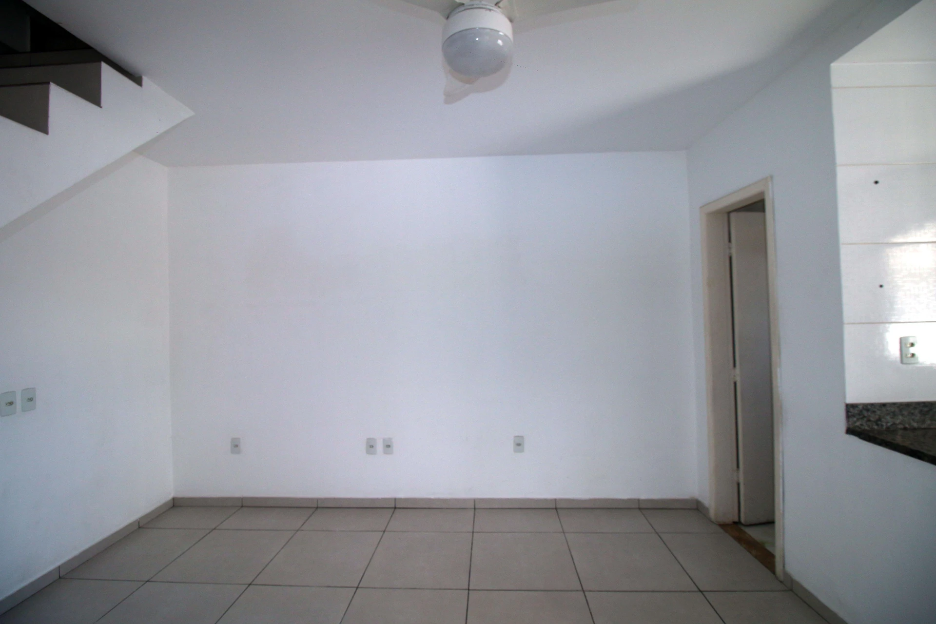 House with 2 bedrooms and 2 bathrooms plus parking — photo 26