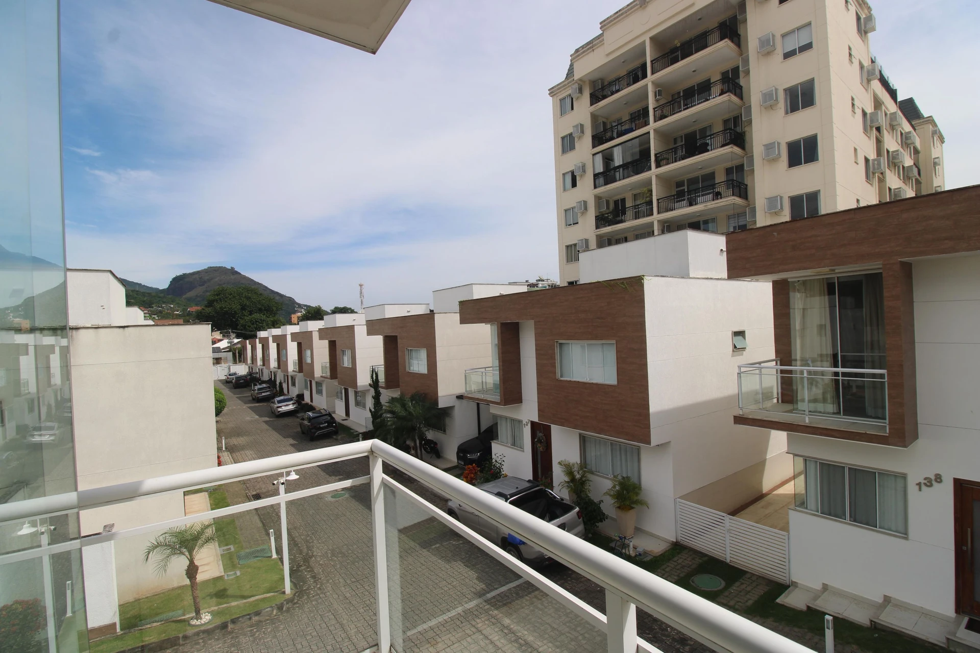 3-bedroom house with a grill on the balcony — photo 10