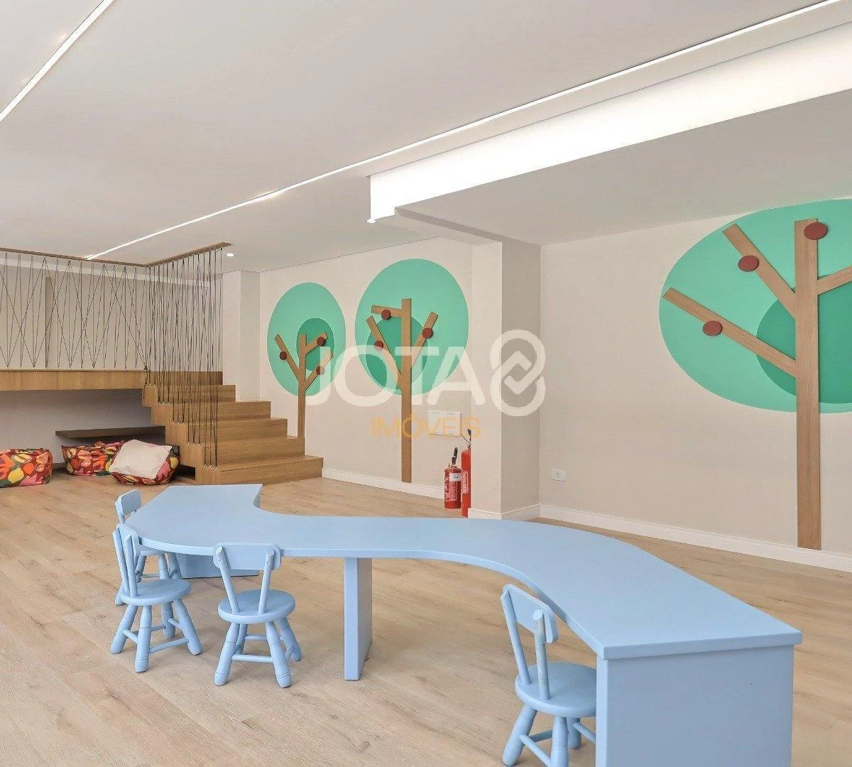Furnished apartment with 1 parking spot and open-plan kitchen — photo 26