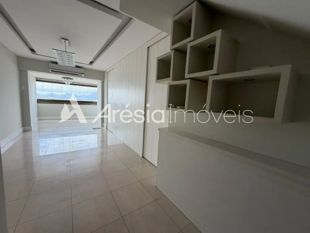 4-bedroom apartment in a building with a sauna — photo 24