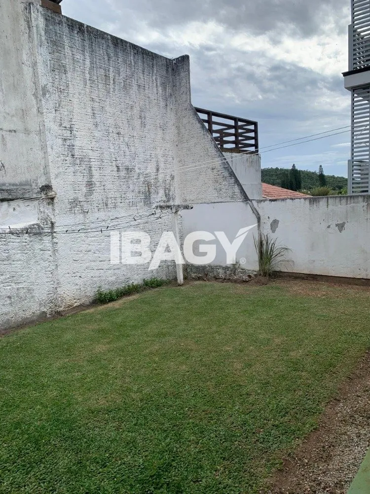 House with 4 bedrooms and 380 m², 2 parking spots — photo 57