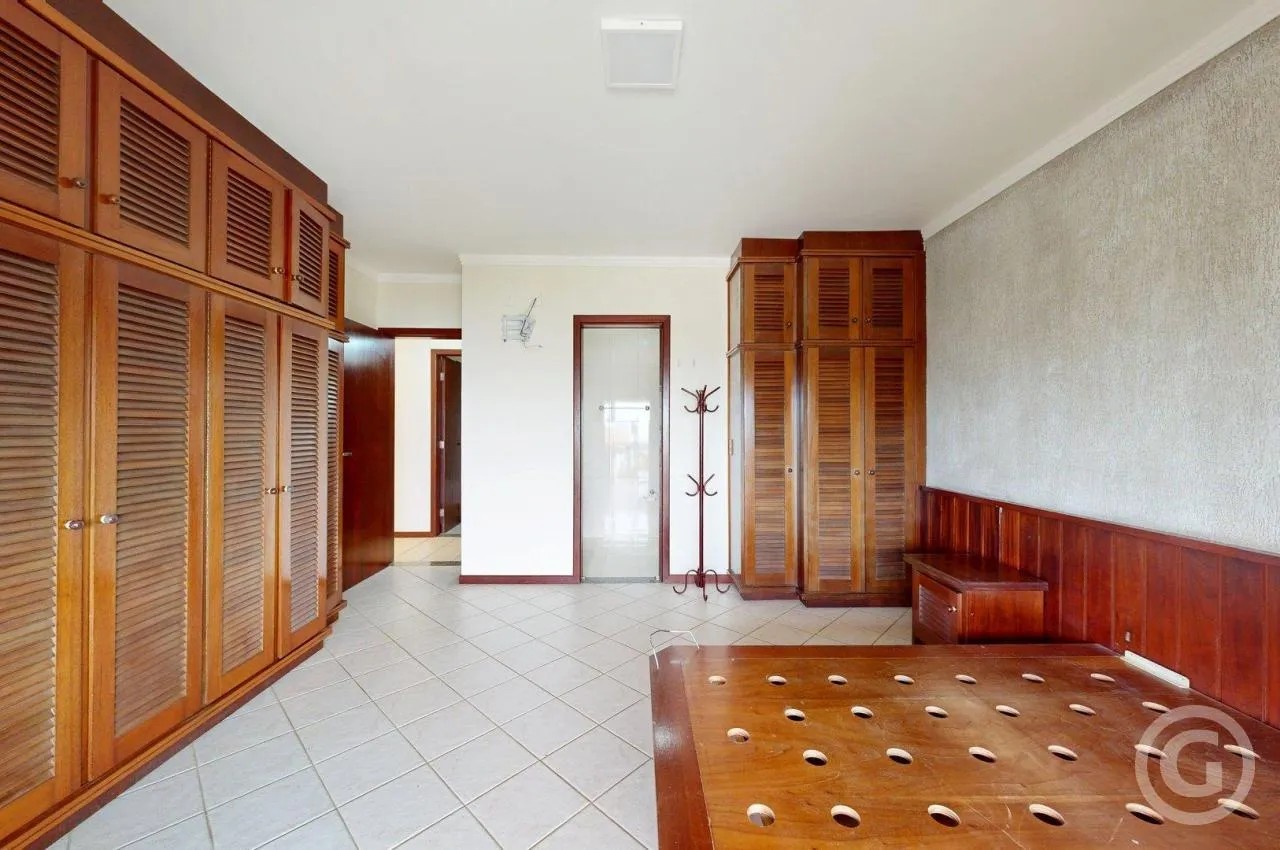 Detached house with 5 en-suite bedrooms and private BBQ — photo 14