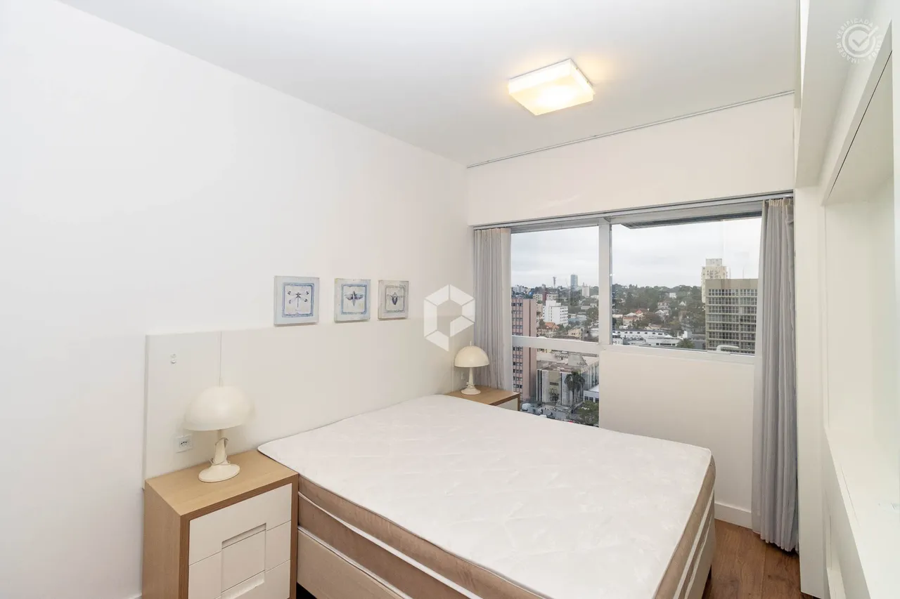 Furnished 2-bedroom apartment with balcony — photo 2