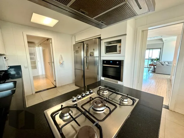 Furnished penthouse apartment with 5 bedrooms and 5 baths — photo 47