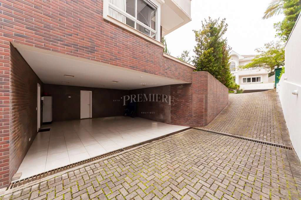 House with 3 en-suite bedrooms and private BBQ area — photo 3