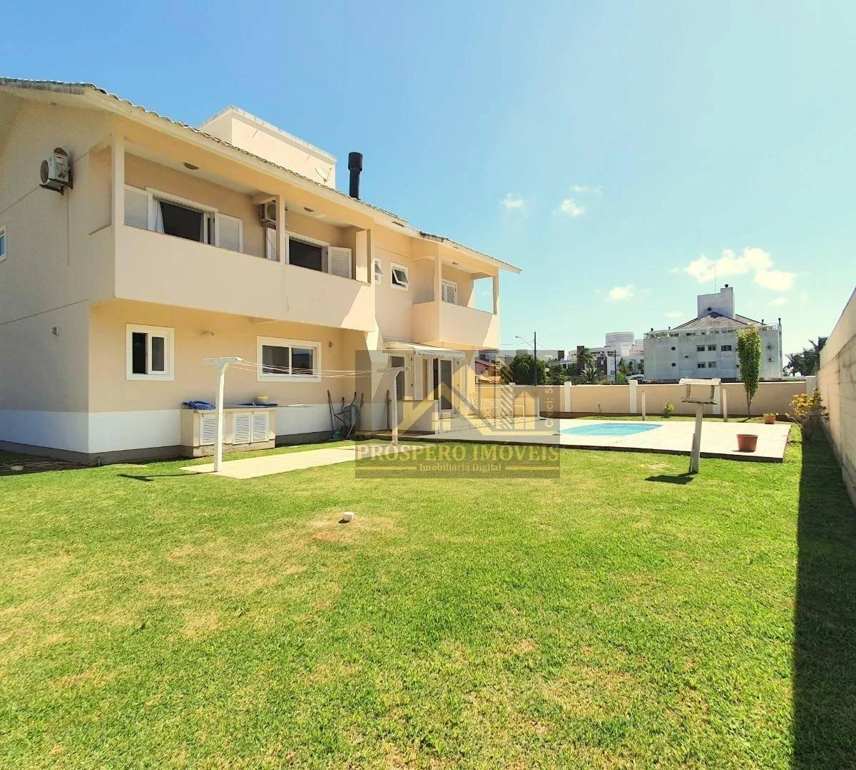Casa de 5 dormitorios con balcón cerrado con vidrio — photo 6
