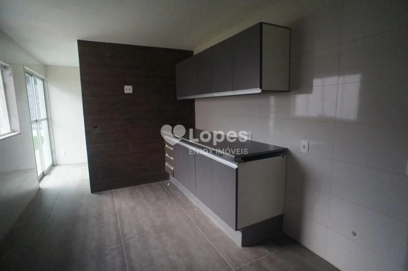 Furnished house, 330 m², with a glass-enclosed balcony — photo 6