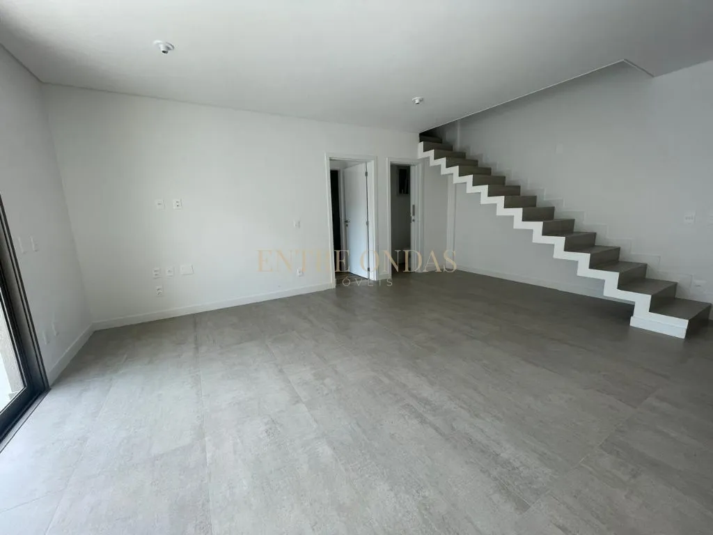 2-bedroom apartment with a washing machine in Florianópolis — photo 27
