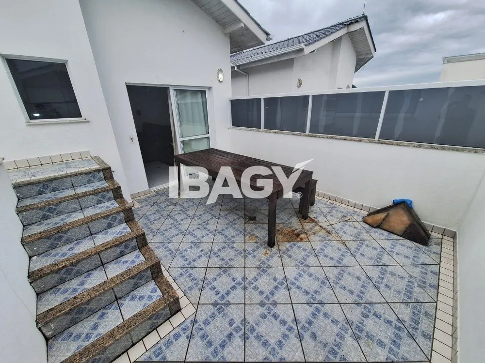 Furnished apartment with 3 bedrooms and 3 bathrooms — photo 13