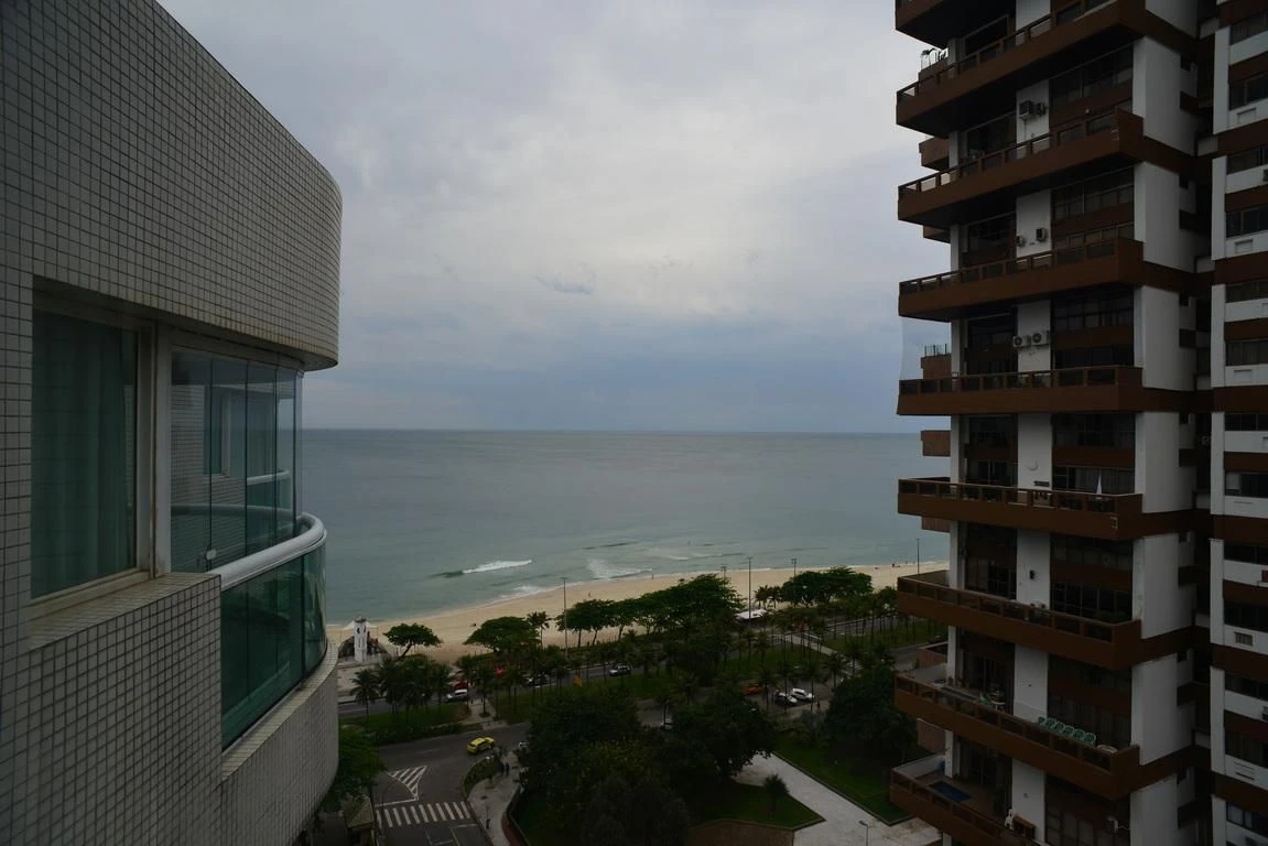 Furnished 1-bedroom apartment with enclosed balcony — photo 10