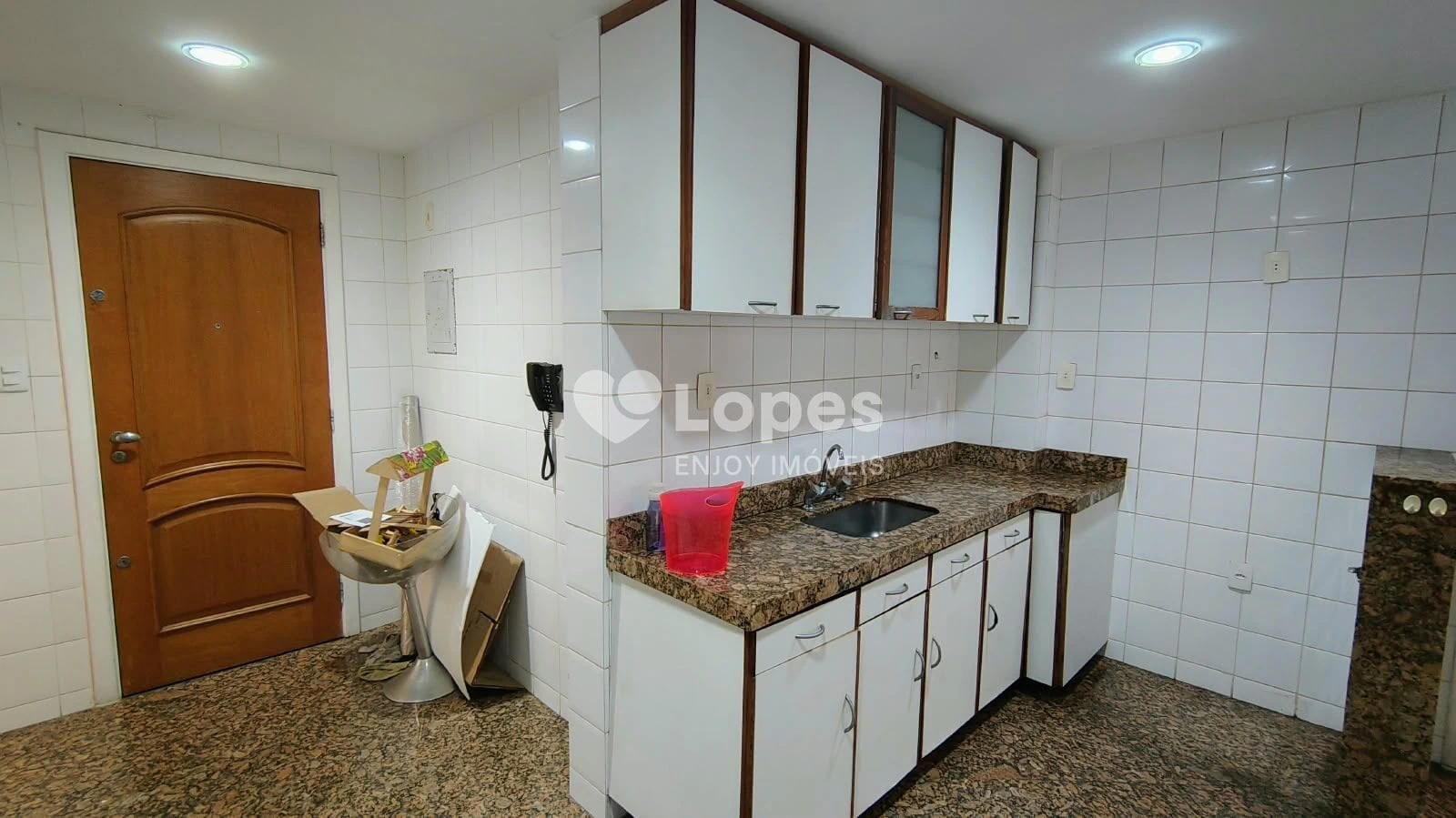 Квартира с 3 спальнями и грилем на балконе — photo 4