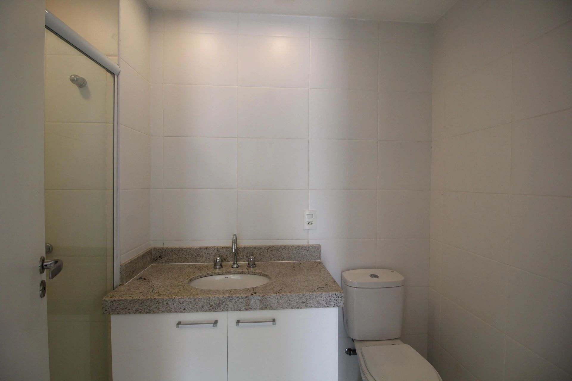 Apartamento de 2 quartos com janelas do piso ao teto — photo 19