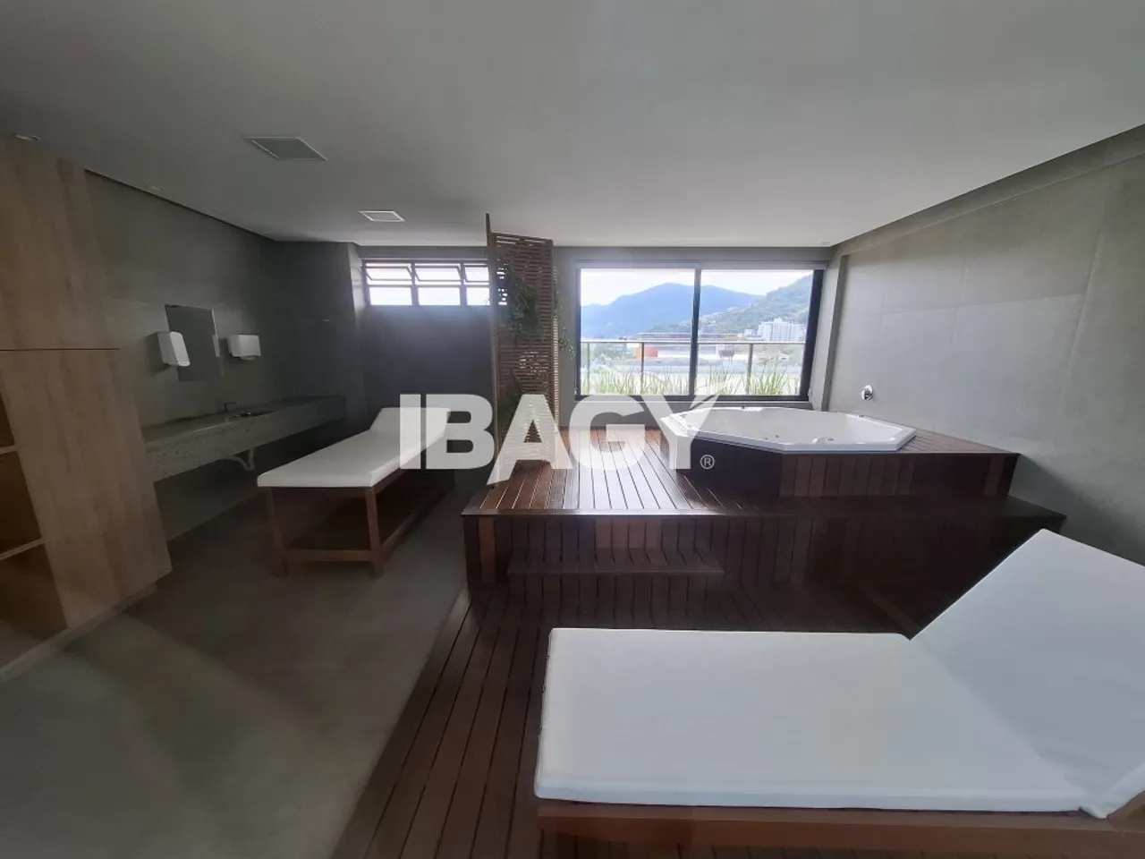 Studio with open-plan kitchen, 1 bedroom and 1 bathroom — photo 19