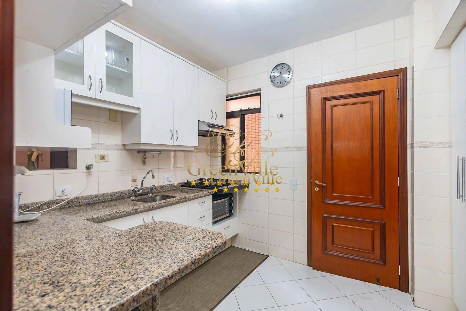 264 m² apartment with 4 bedrooms and 2 suites — photo 20