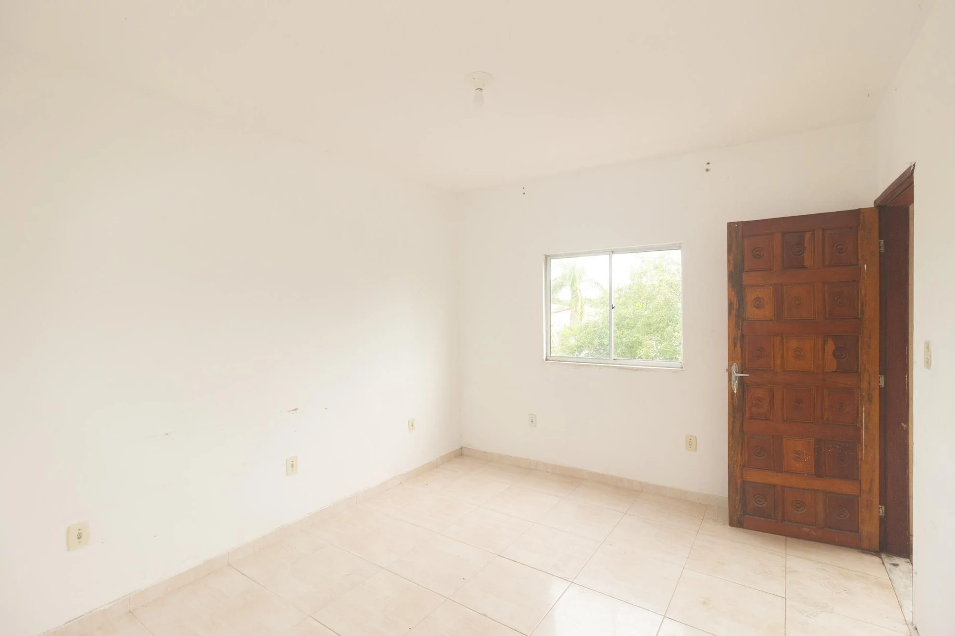 Unfurnished 2-bedroom apartment with 1 bathroom and pets — photo 12