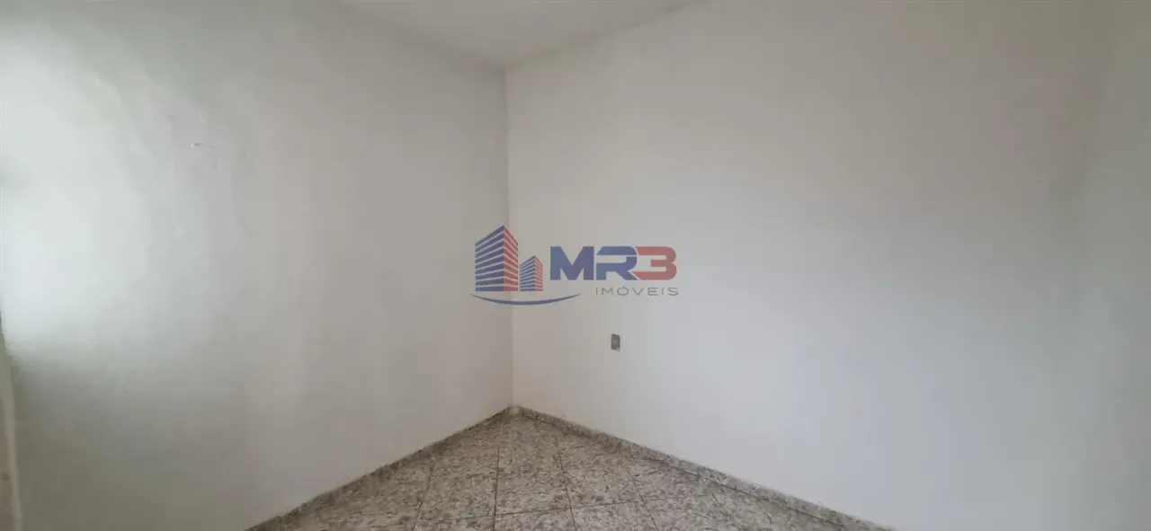 2-bedroom rental house with 1 bathroom and no parking — photo 13