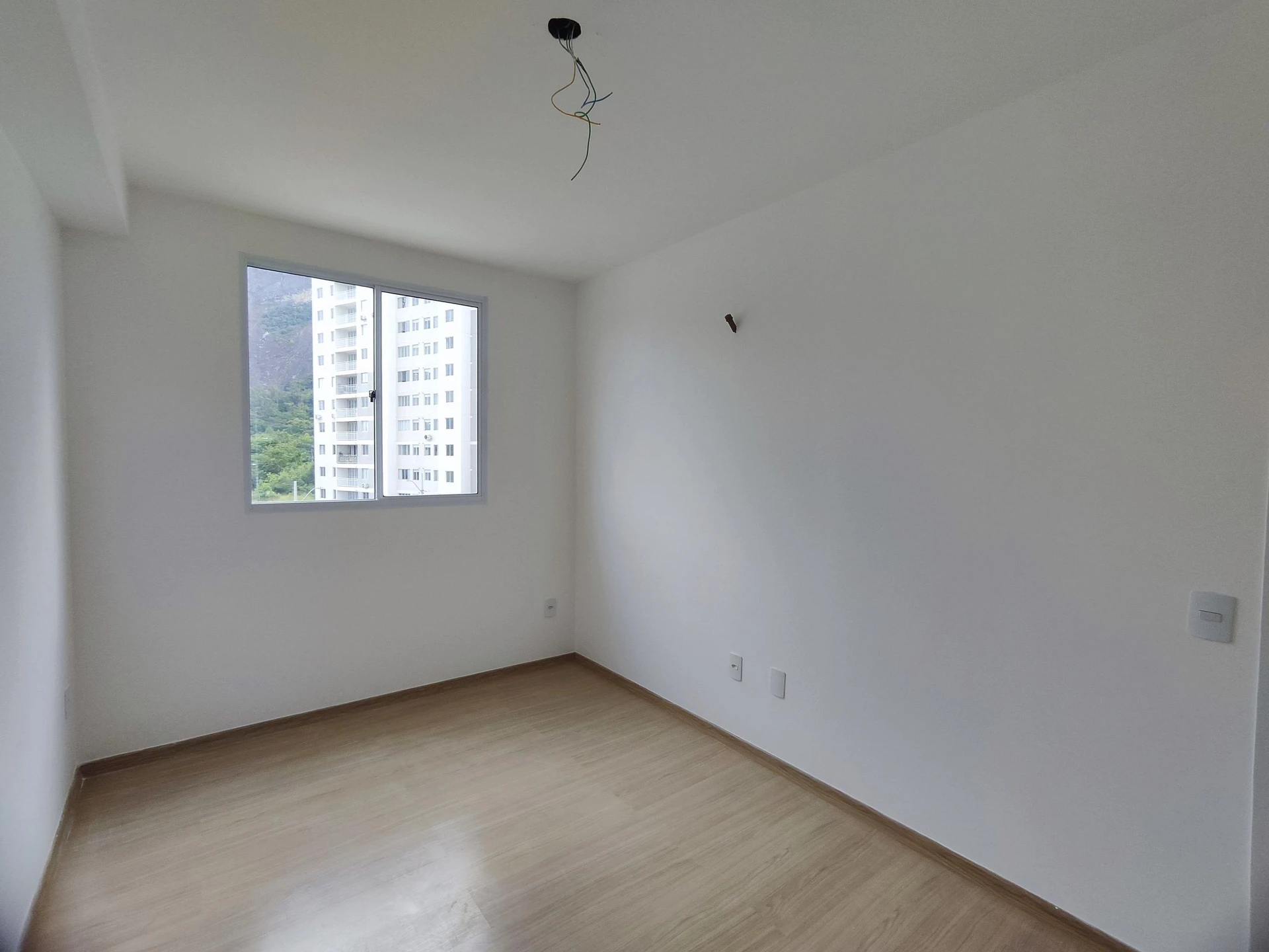 Mountain view in a 2-bedroom apartment, 48 m² — photo 10