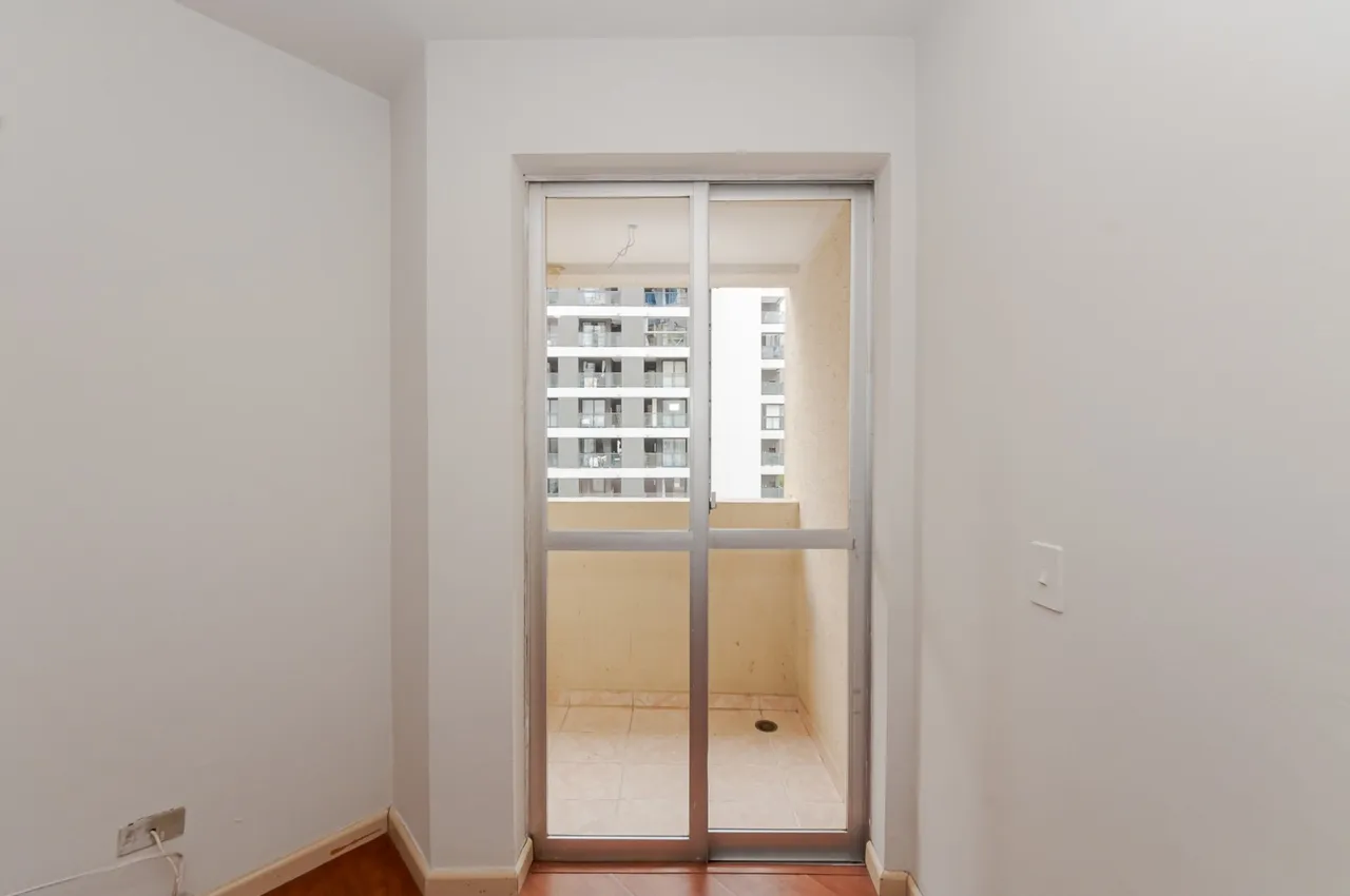 1-bedroom apartment with a balcony and 37 m² — photo 18