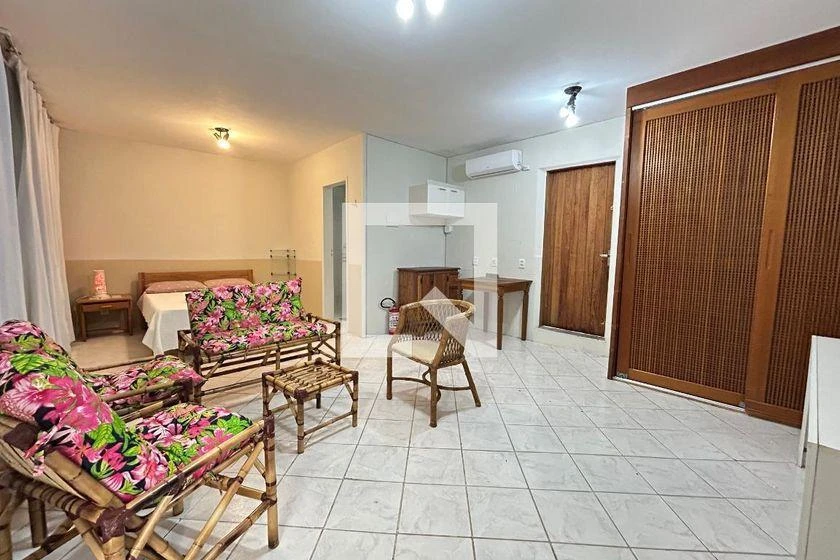 One-bedroom apartment with a home office in Florianópolis — photo 5