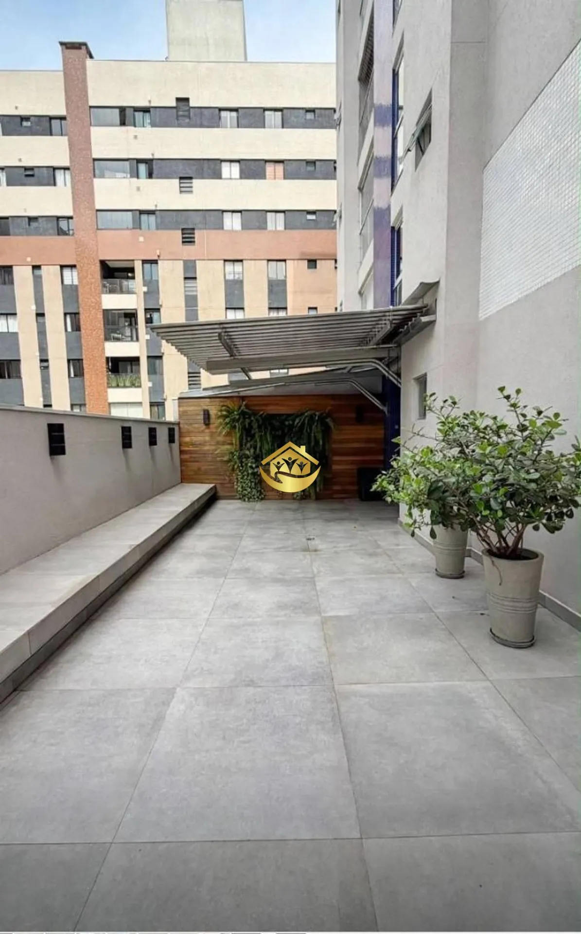 86 m² apartment with a bathtub and a grill on the balcony — photo 17