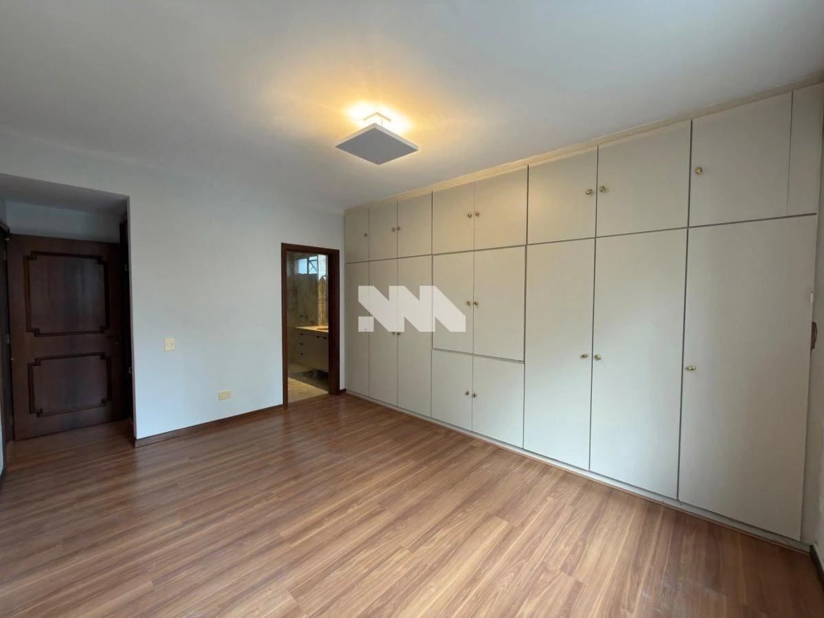 Rental apartment with a closed kitchen and gas stove — photo 5