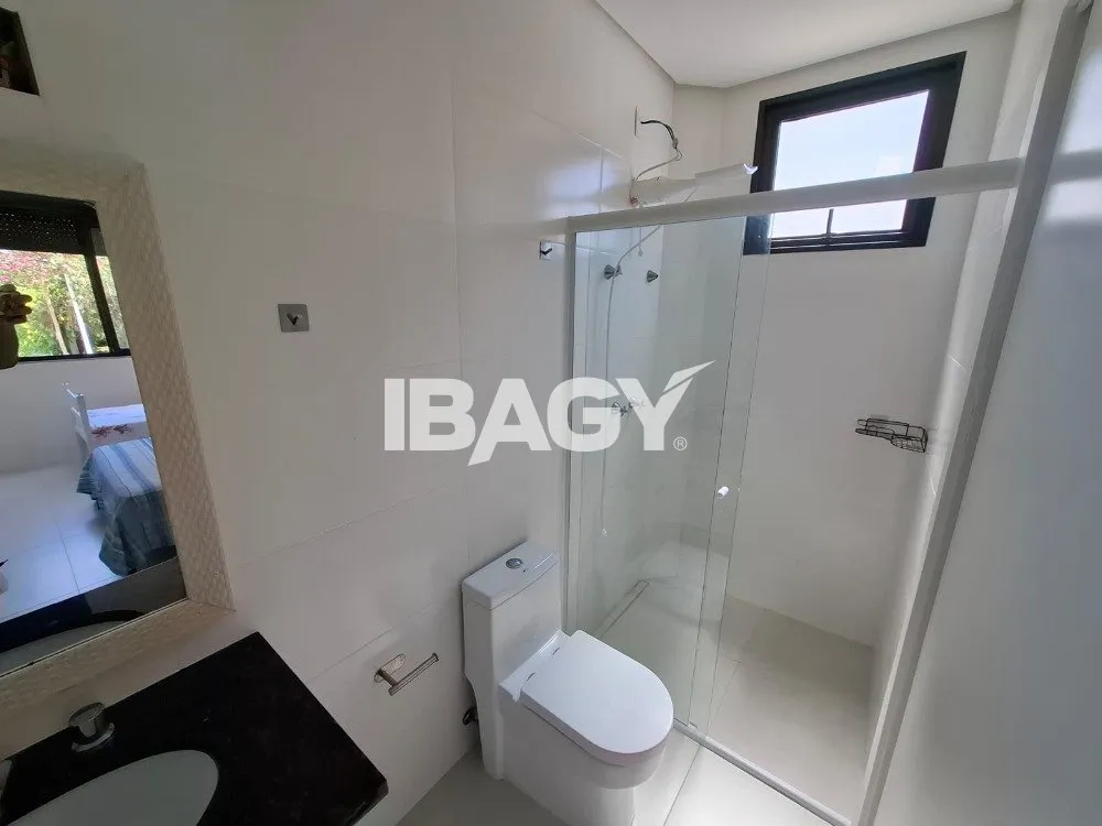 Furnished house with 4 en-suites and 220 m², no parking — photo 18