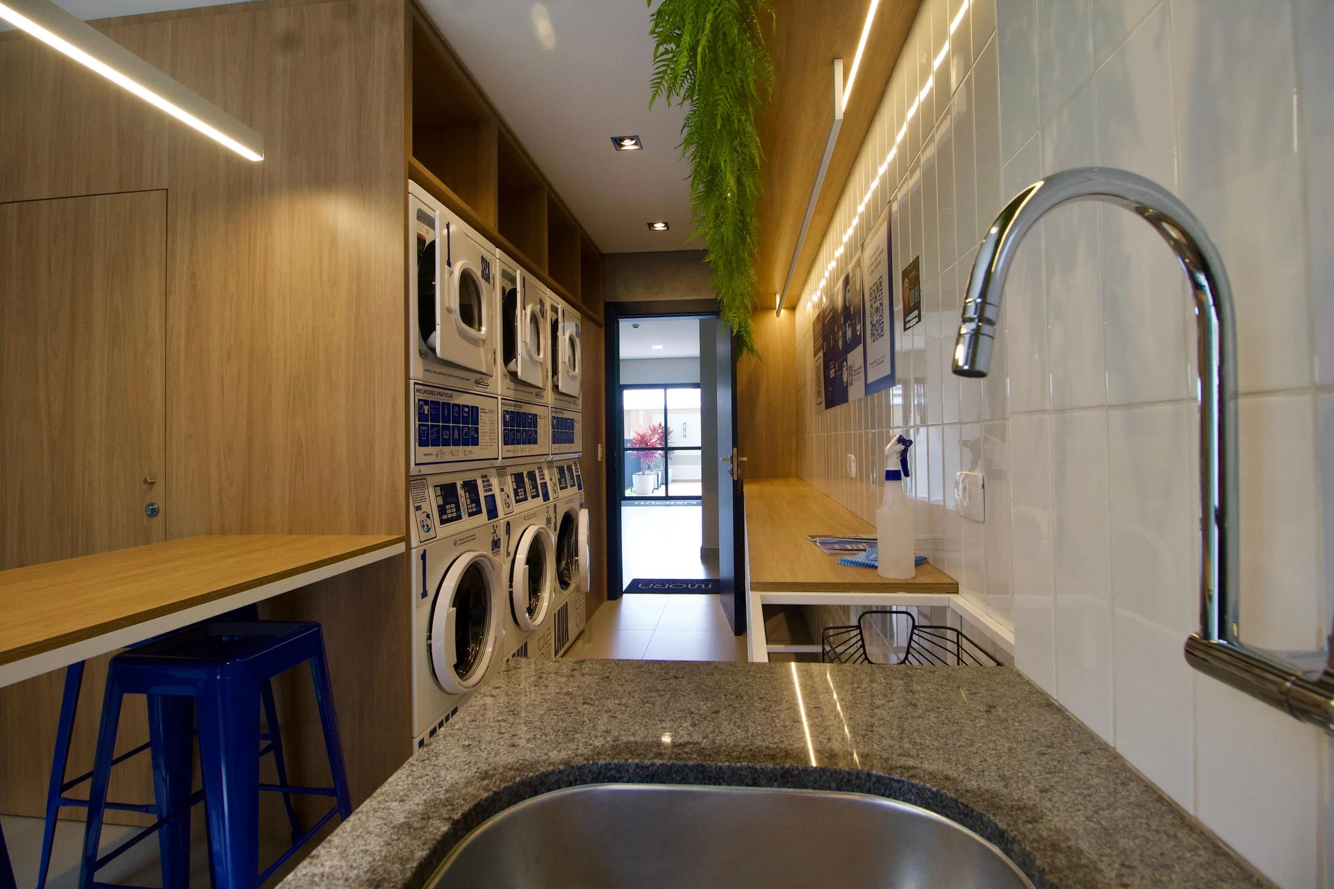 Apartamento com 2 quartos, varanda e 1 vaga — photo 3