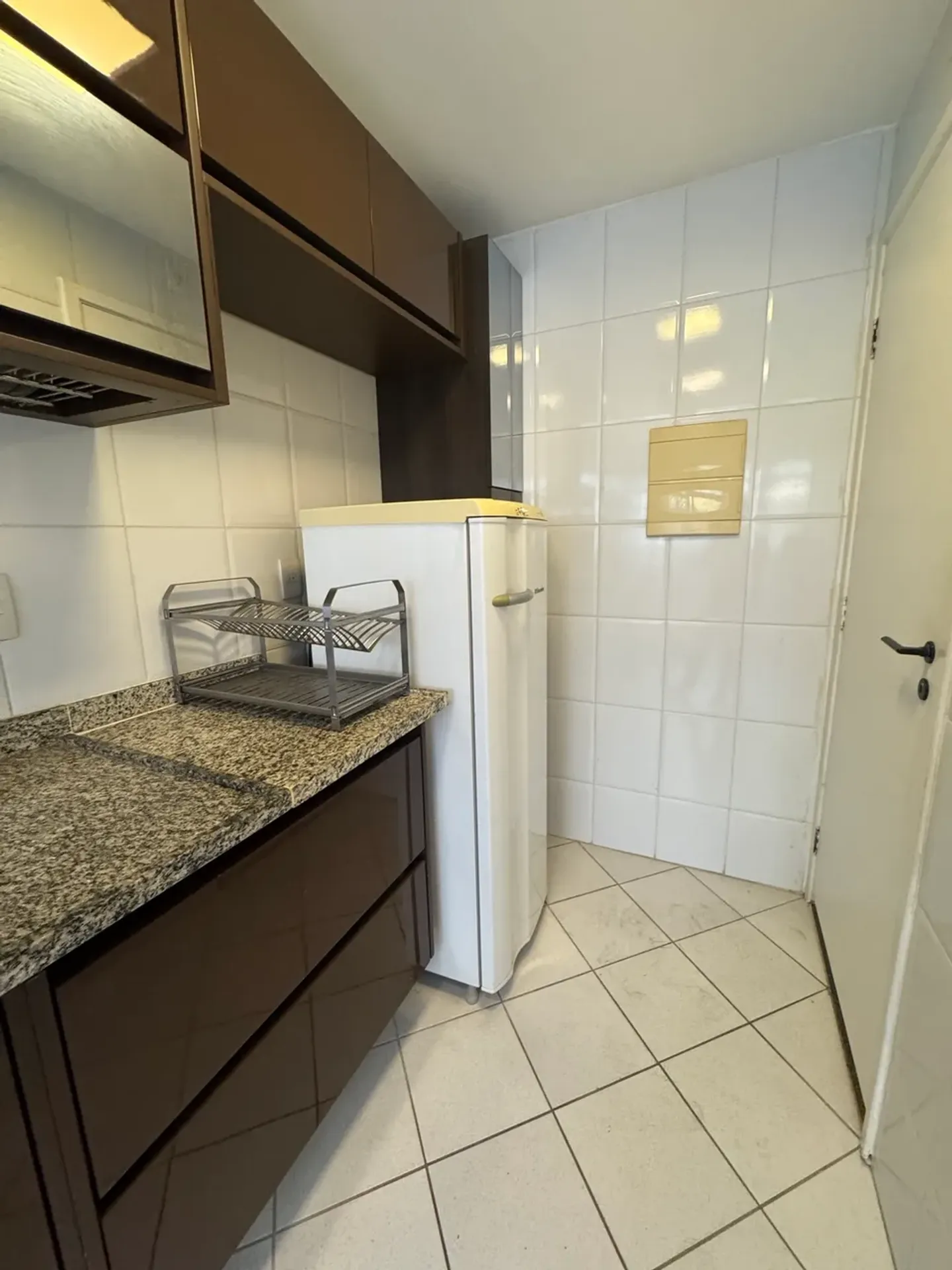 Furnished apartment with a balcony and 2 bedrooms — photo 23