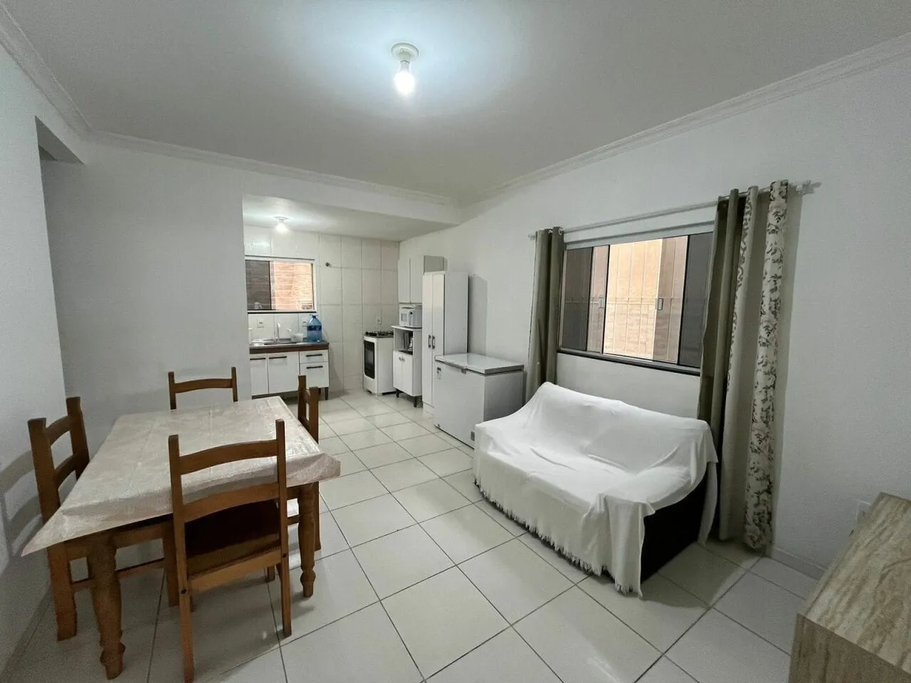 Furnished one-bedroom, 45 m² apartment in Florianópolis — photo 2