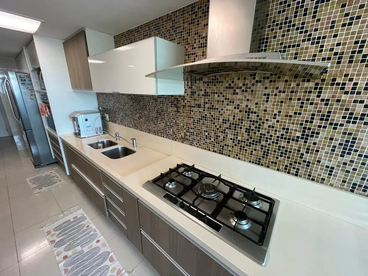 Furnished 350 m² apartment with 3 bedrooms and 6 baths — photo 3