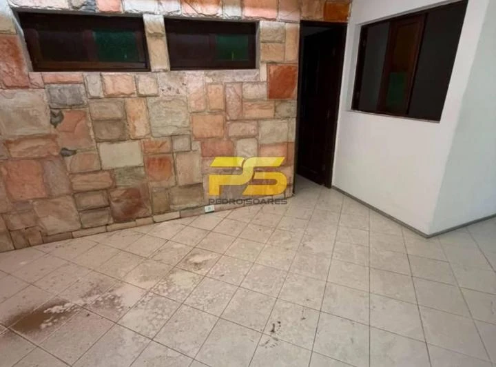 360 m² house with 4 bedrooms and 5 parking spaces — photo 6
