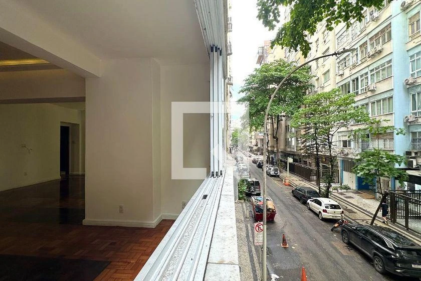 Unfurnished 260 m² apartment with 4 en-suite bedrooms — photo 30