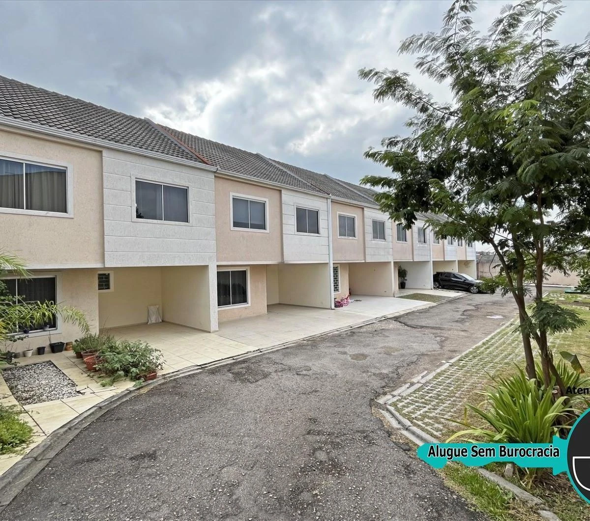 3-bedroom house with a suite and 2 parking spots — photo 21
