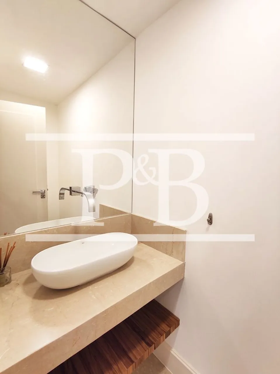 Rental apartment with 3 bedrooms and 261 m² — photo 9