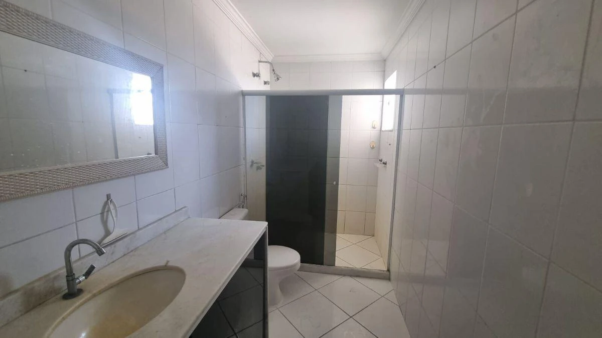 360 m² house with 4 en-suite bedrooms and 3 parking — photo 33