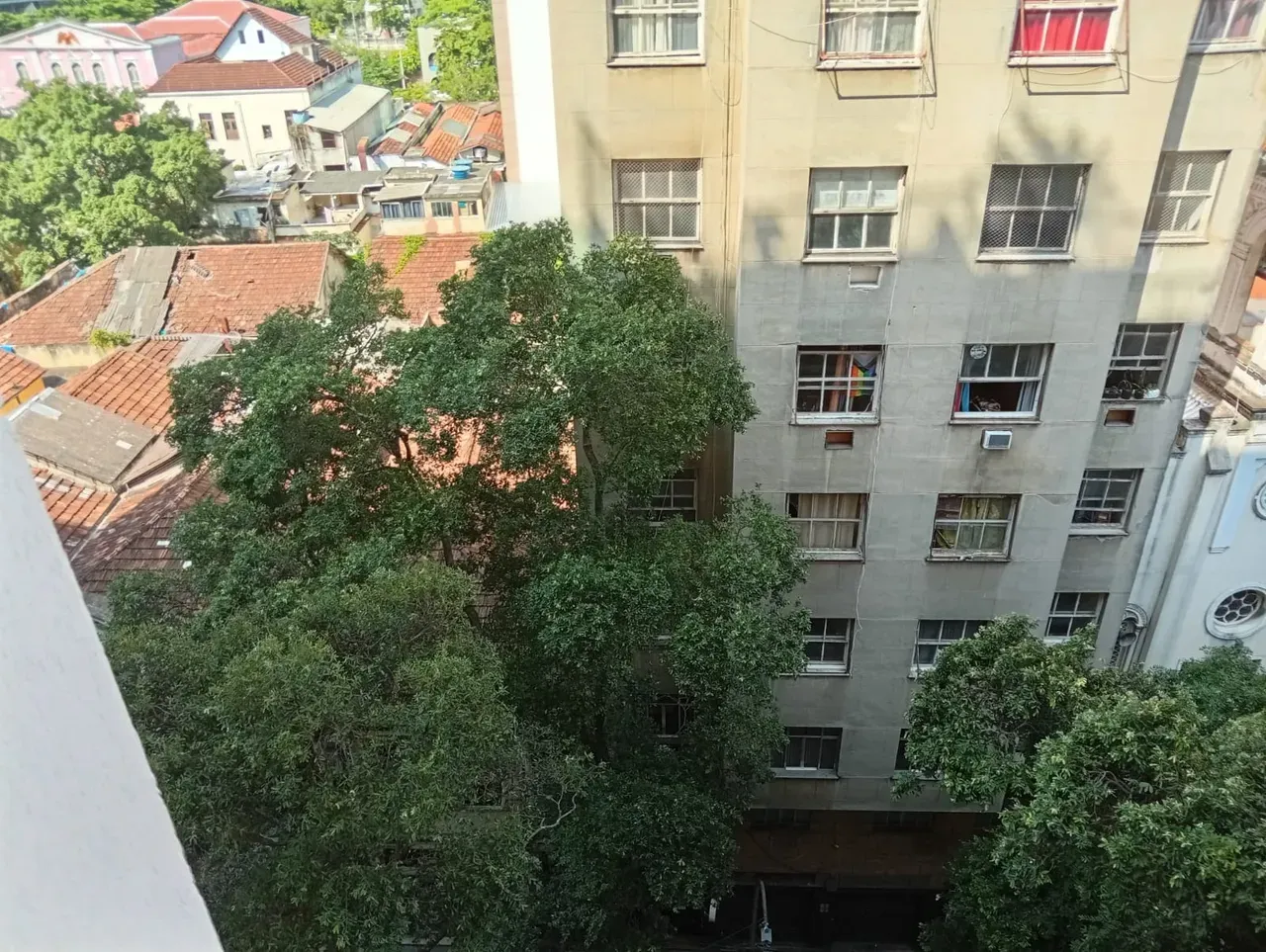 1-bedroom apartment with a built-in balcony grill — photo 40